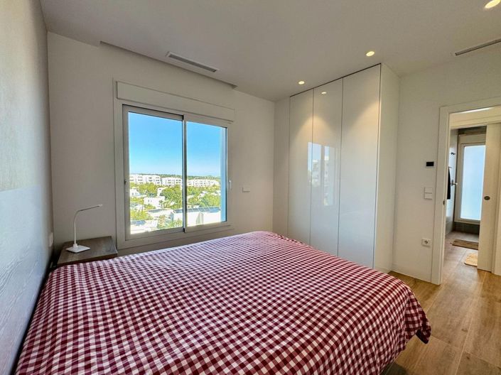 Image No.8-3 Bed Apartment for sale