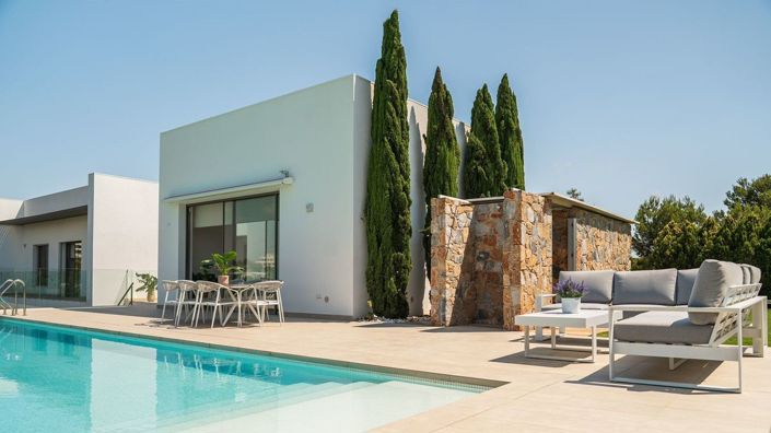 Image No.3-4 Bed Villa for sale