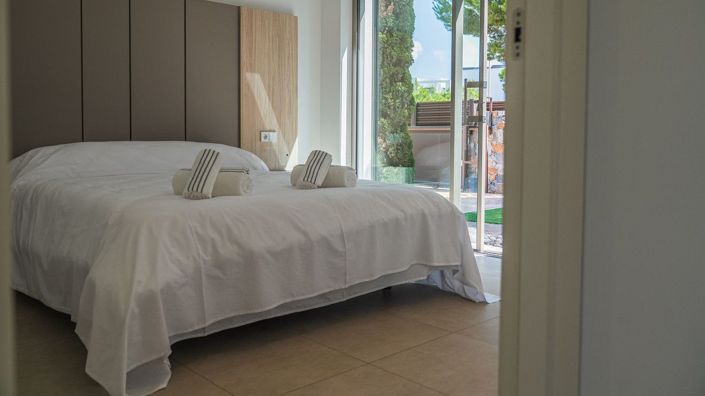 Image No.8-4 Bed Villa for sale