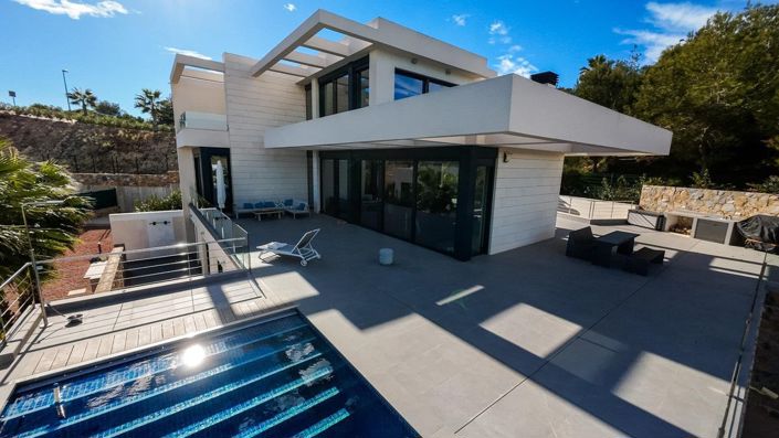 Image No.3-6 Bed Villa for sale
