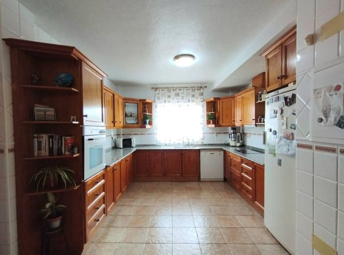 Image No.10-6 Bed Villa for sale