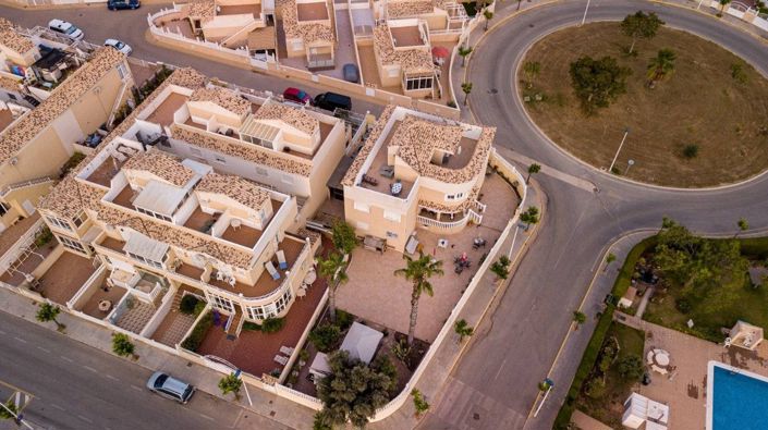 Image No.2-6 Bed Villa for sale