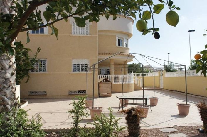 Image No.9-6 Bed Villa for sale