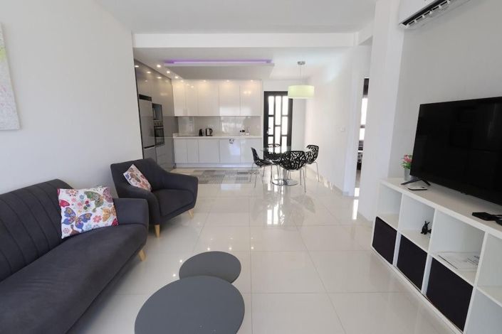 Image No.8-2 Bed Apartment for sale