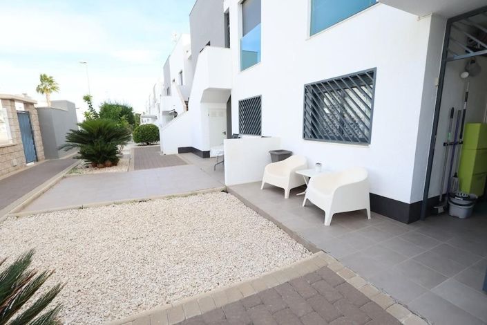 Image No.2-Villa de 2 chambres à vendre à Orihuela Costa