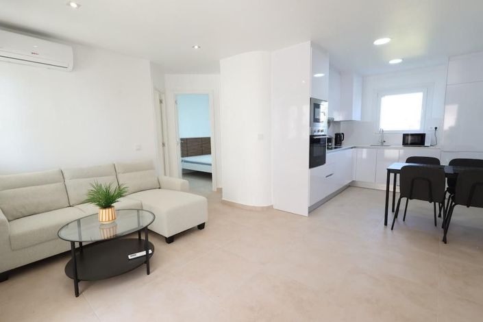 Image No.4-2 Bed Villa for sale