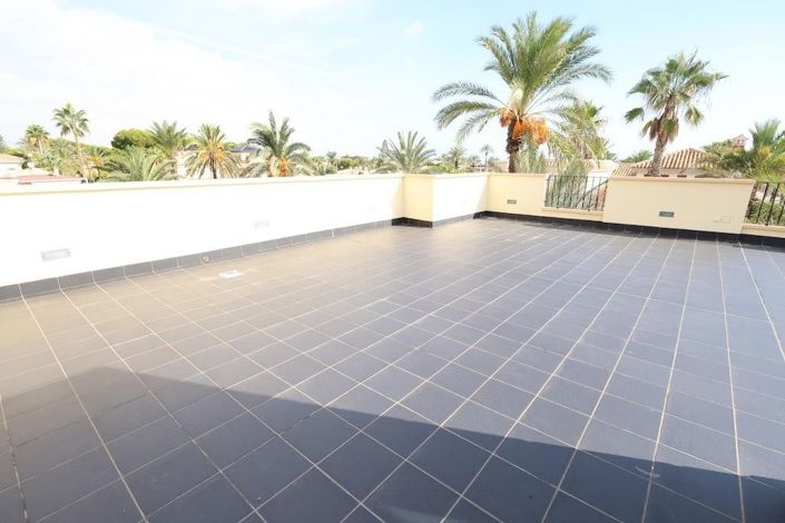 Image No.24-4 Bed Villa for sale