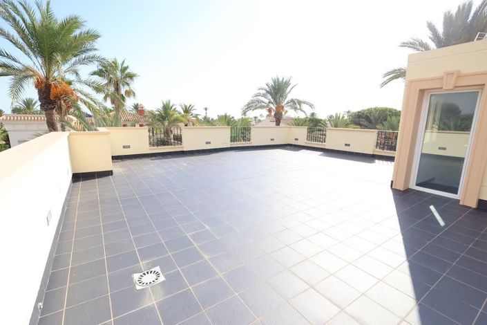 Image No.25-4 Bed Villa for sale