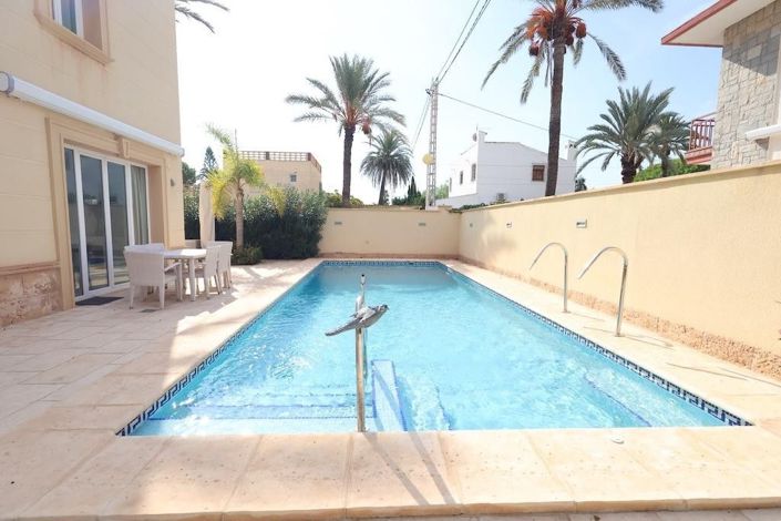 Image No.30-4 Bed Villa for sale