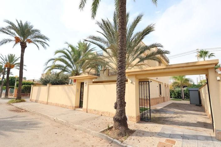 Image No.33-4 Bed Villa for sale