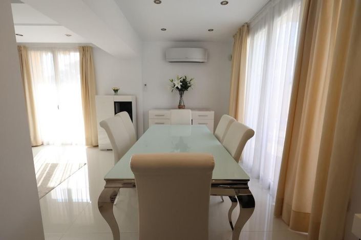 Image No.6-4 Bed Villa for sale