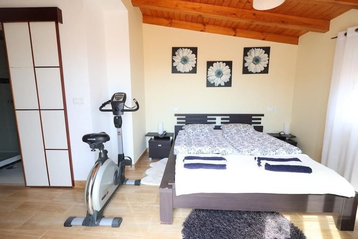 Image No.12-3 Bed Apartment for sale