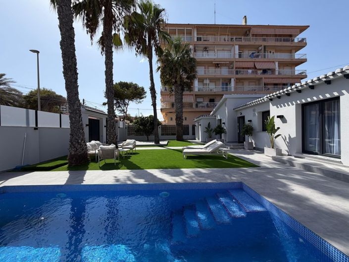 Image No.12-Villa de 4 chambres à vendre à Torrevieja