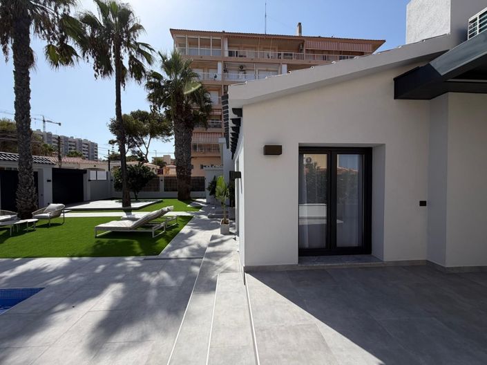 Image No.17-Villa de 4 chambres à vendre à Torrevieja