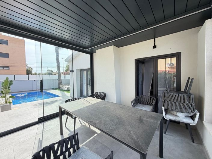 Image No.24-4 Bed Villa for sale