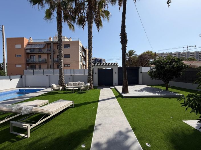 Image No.9-Villa de 4 chambres à vendre à Torrevieja