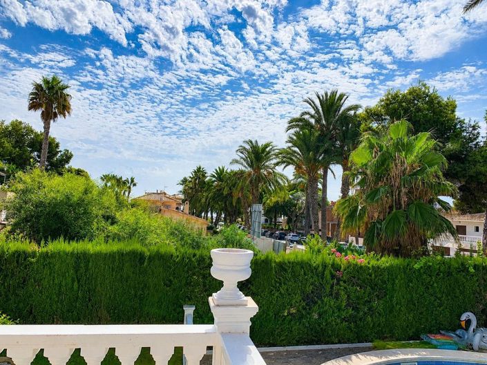 Image No.4-Villa de 4 chambres à vendre à Orihuela Costa