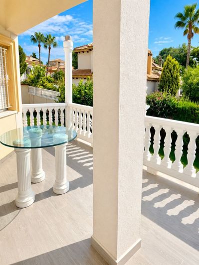 Image No.6-Villa de 4 chambres à vendre à Orihuela Costa