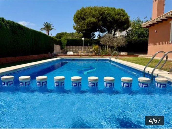 Image No.3-4 Bed Villa for sale
