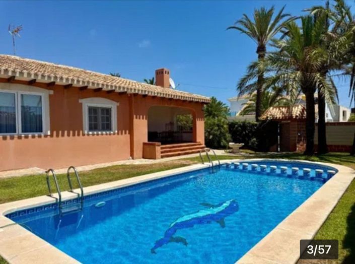 Image No.4-4 Bed Villa for sale