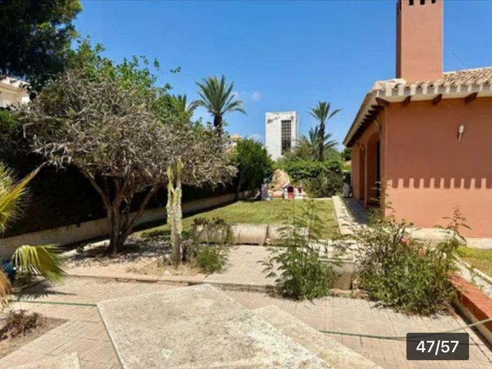 Image No.47-4 Bed Villa for sale