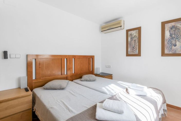 Image No.11-8 Bed Villa for sale