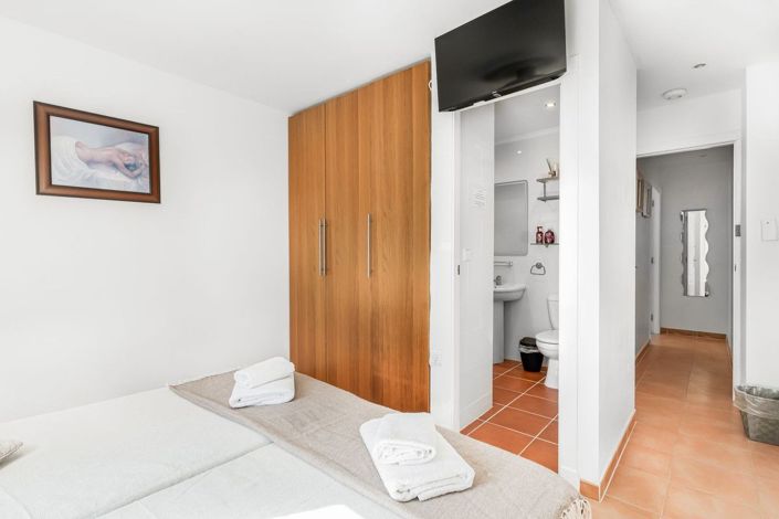 Image No.20-8 Bed Villa for sale
