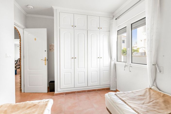 Image No.32-8 Bed Villa for sale