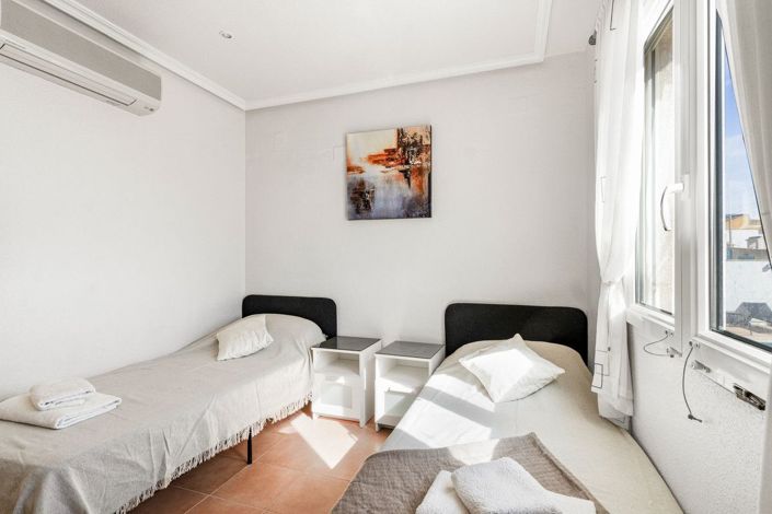 Image No.34-8 Bed Villa for sale