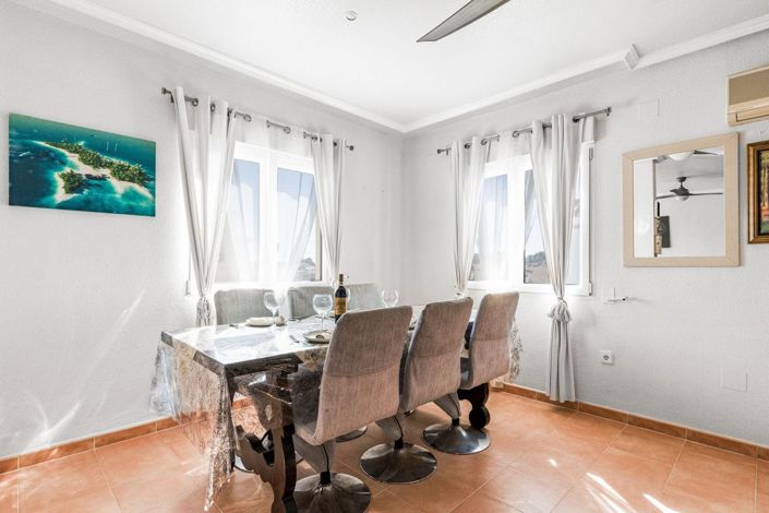 Image No.41-8 Bed Villa for sale