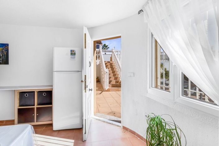 Image No.9-8 Bed Villa for sale