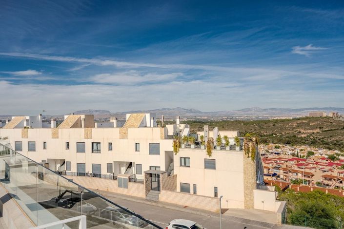 Image No.26-3 Bed Apartment for sale