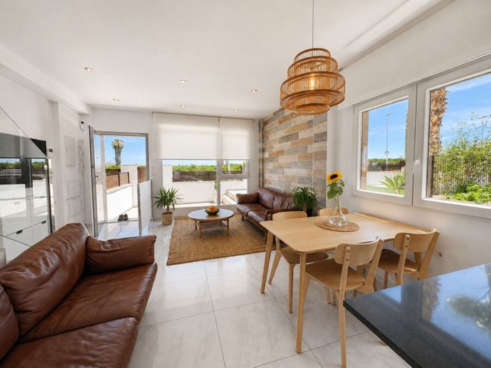 Image No.14-3 Bed House for sale