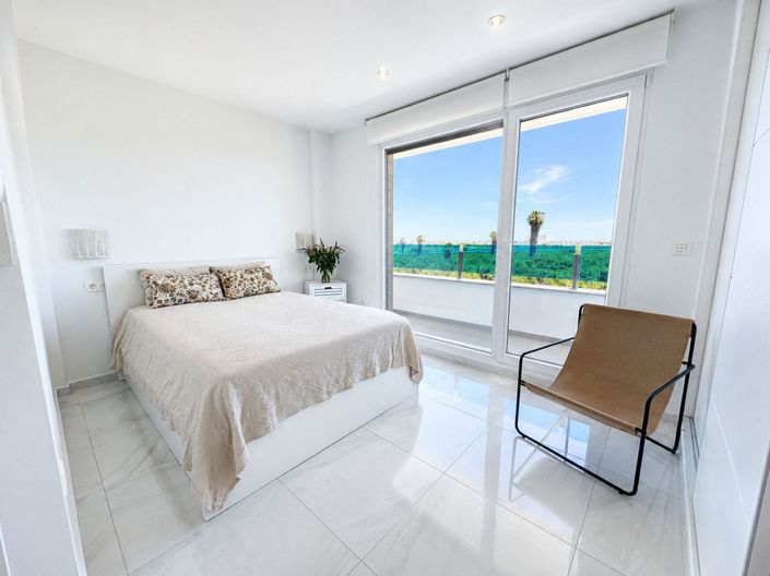 Image No.16-3 Bed House for sale