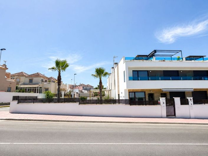 Image No.28-3 Bed House for sale