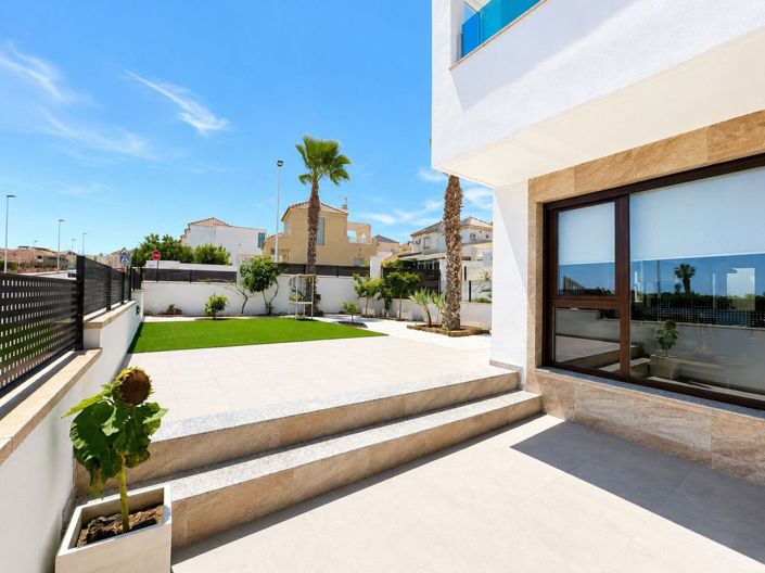 Image No.3-3 Bed House for sale