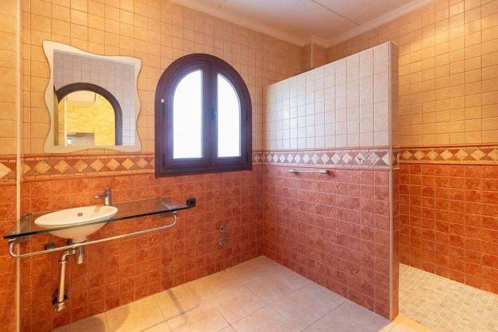 Image No.11-4 Bed Villa for sale