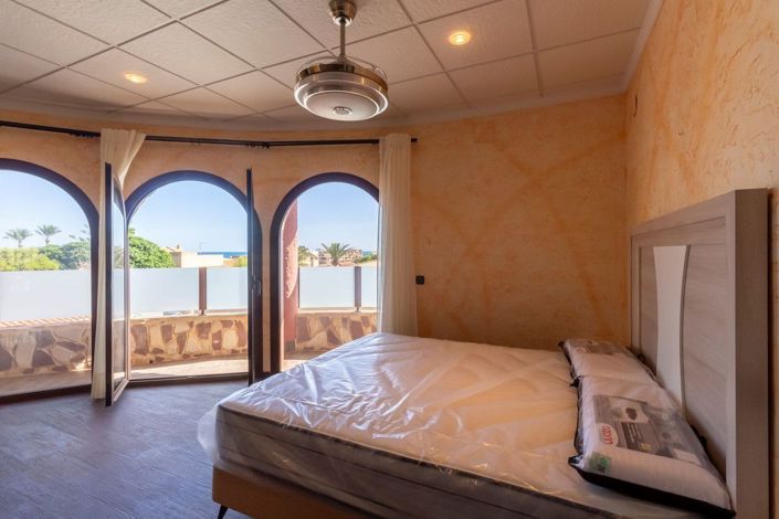 Image No.15-4 Bed Villa for sale