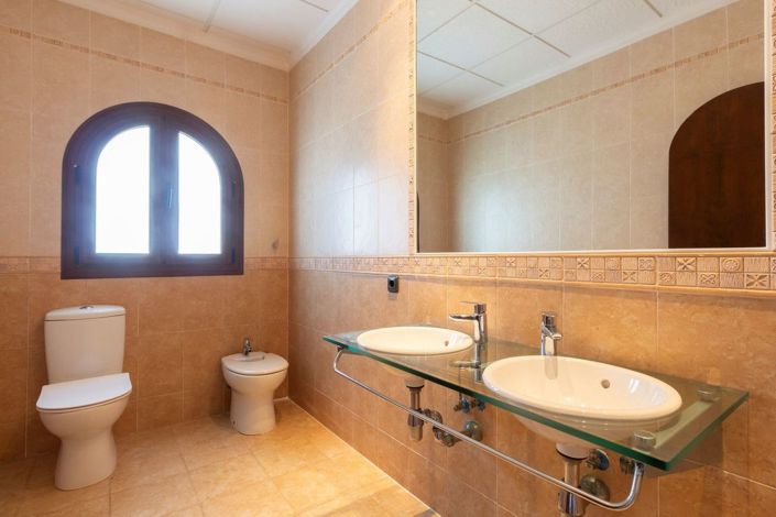 Image No.17-4 Bed Villa for sale