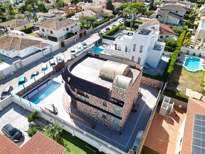 Image No.28-4 Bed Villa for sale
