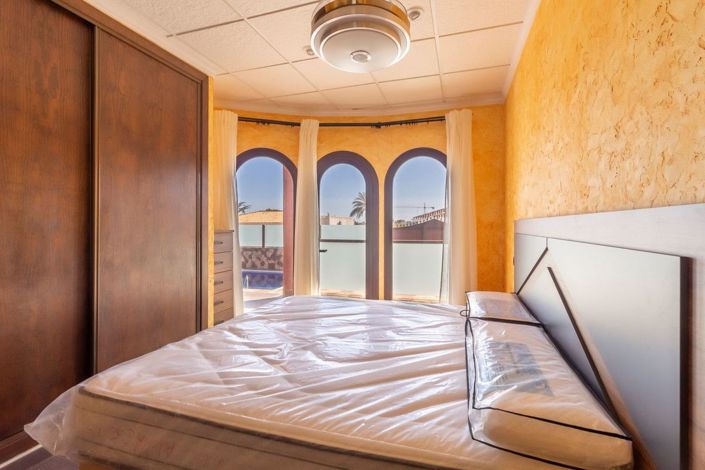 Image No.9-4 Bed Villa for sale