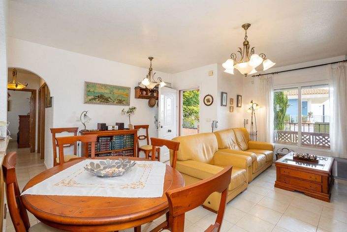 Image No.11-3 Bed House for sale
