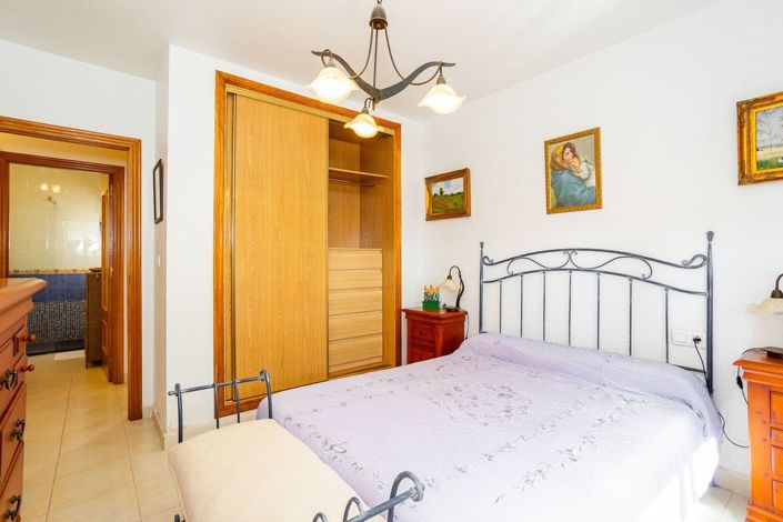 Image No.23-3 Bed House for sale