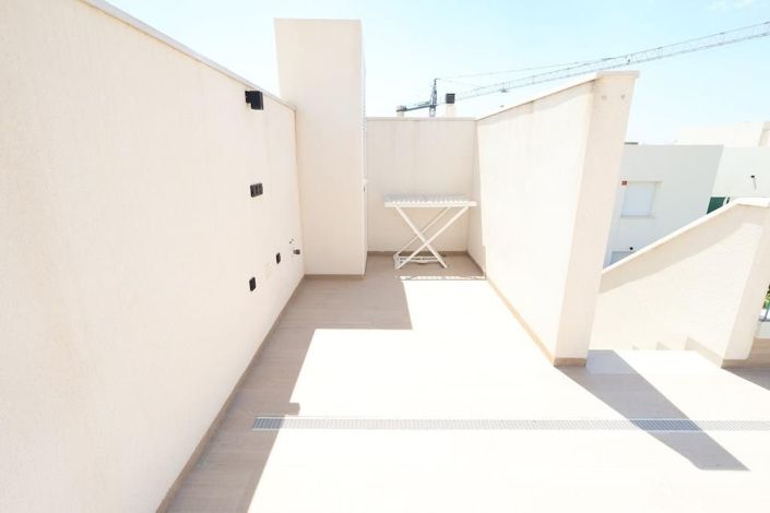 Image No.25-3 Bed Apartment for sale