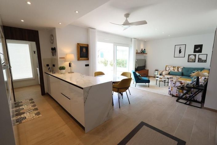 Image No.9-3 Bed Apartment for sale