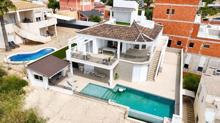 Image No.6-4 Bed Villa for sale