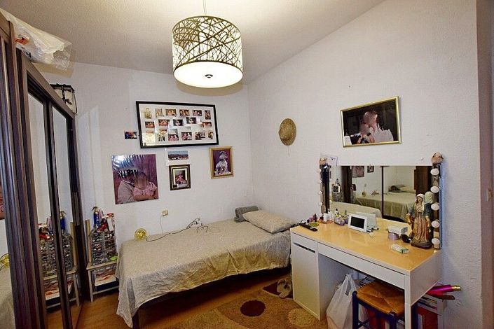 Image No.15-3 Bed House for sale
