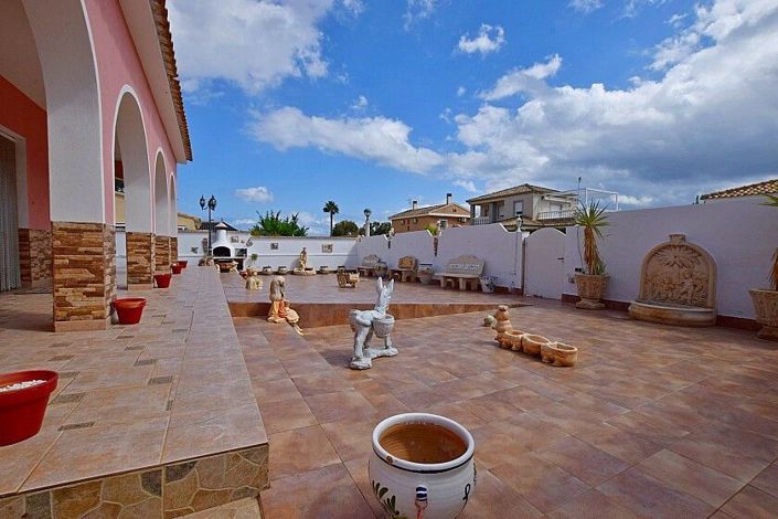 Image No.5-3 Bed House for sale