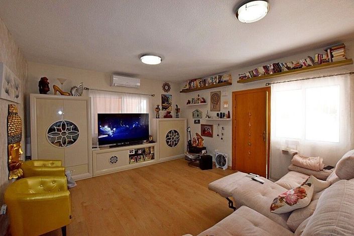 Image No.8-3 Bed House for sale