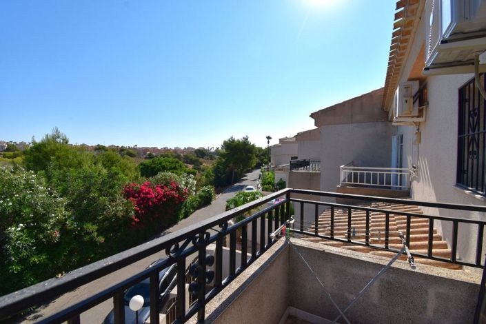 Image No.17-4 Bed House for sale